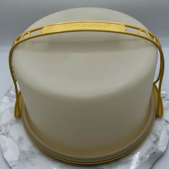 TUPPERWARE Vintage Harvest Gold Cake Carrier-683-7 - Picture 1 of 6